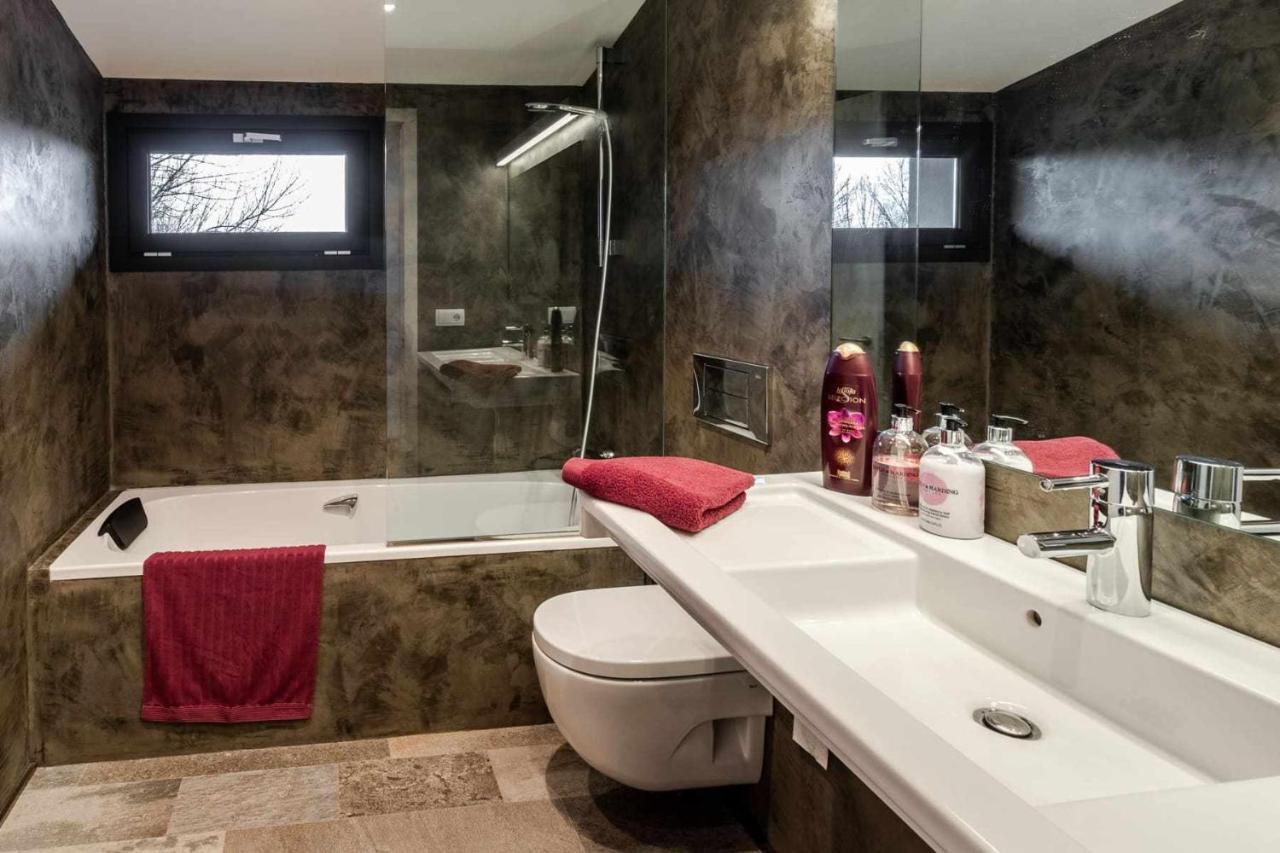 Villa LA SOLFA casa aislada con piscina y amplio jardín Les Preses Exterior foto