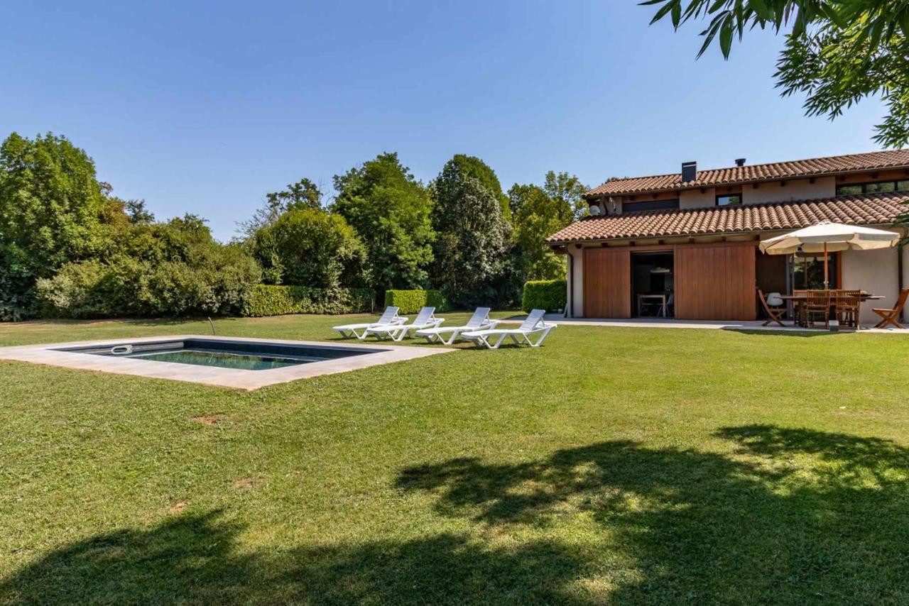 Villa LA SOLFA casa aislada con piscina y amplio jardín Les Preses Exterior foto
