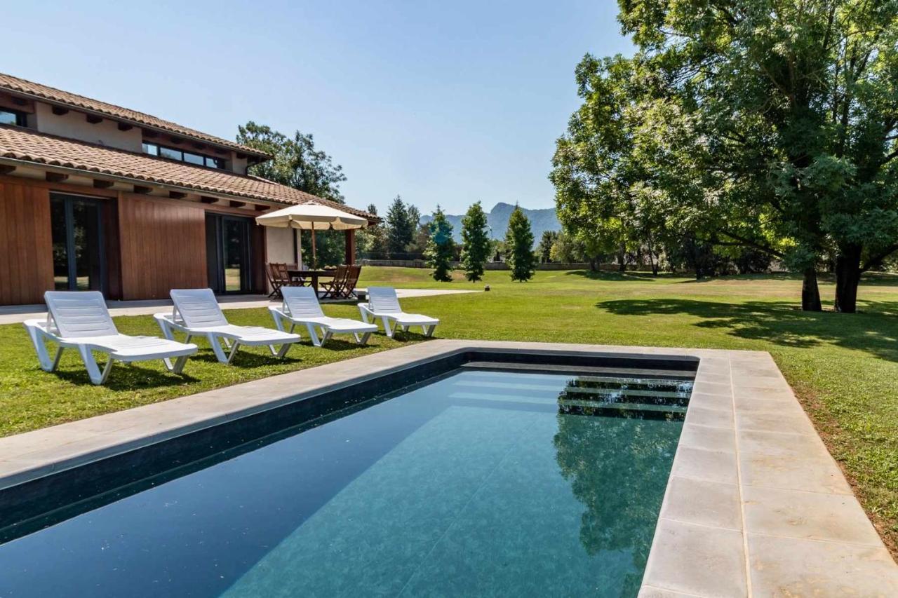 Villa LA SOLFA casa aislada con piscina y amplio jardín Les Preses Exterior foto
